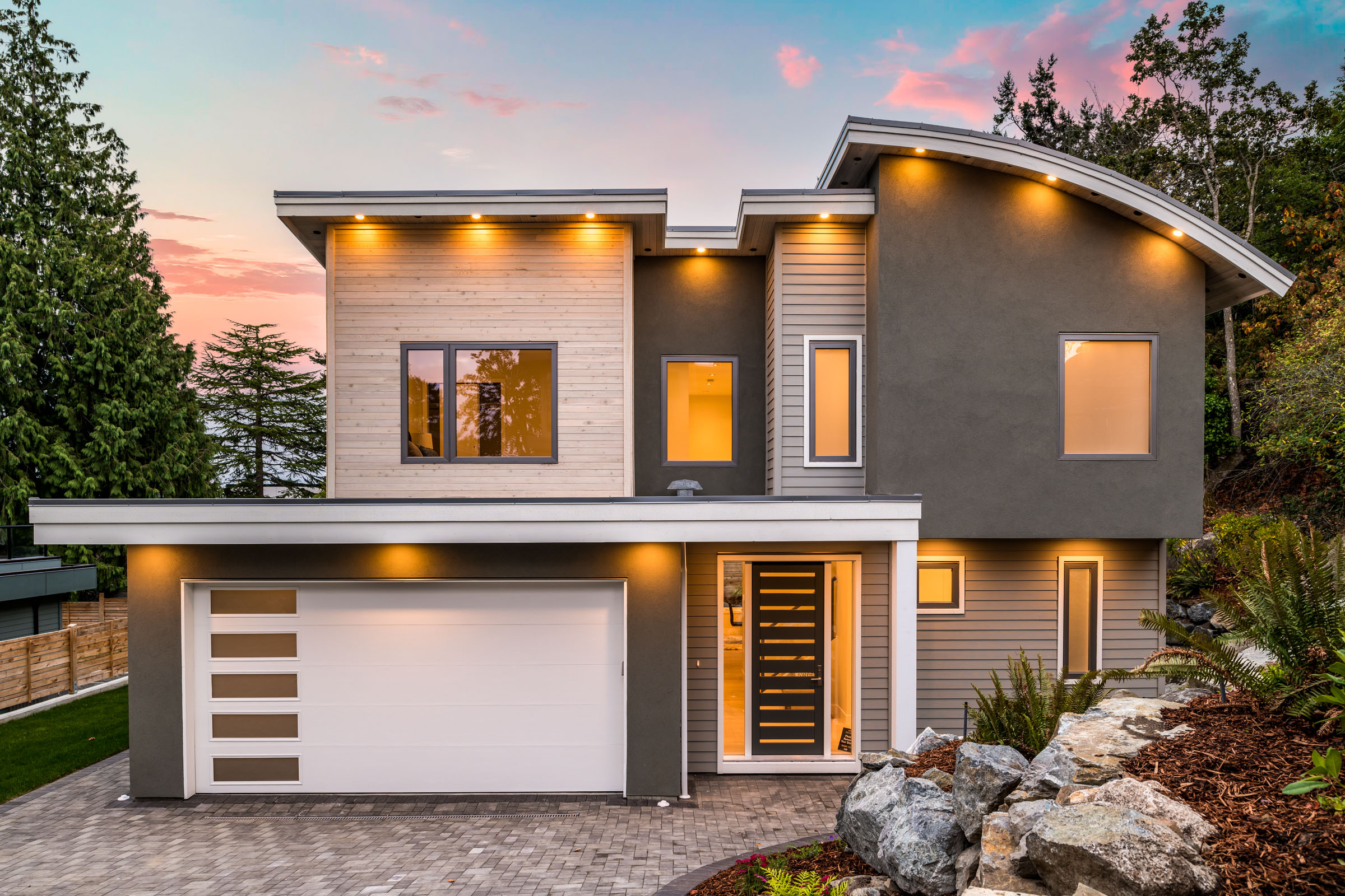 215 Moss Rock Pl